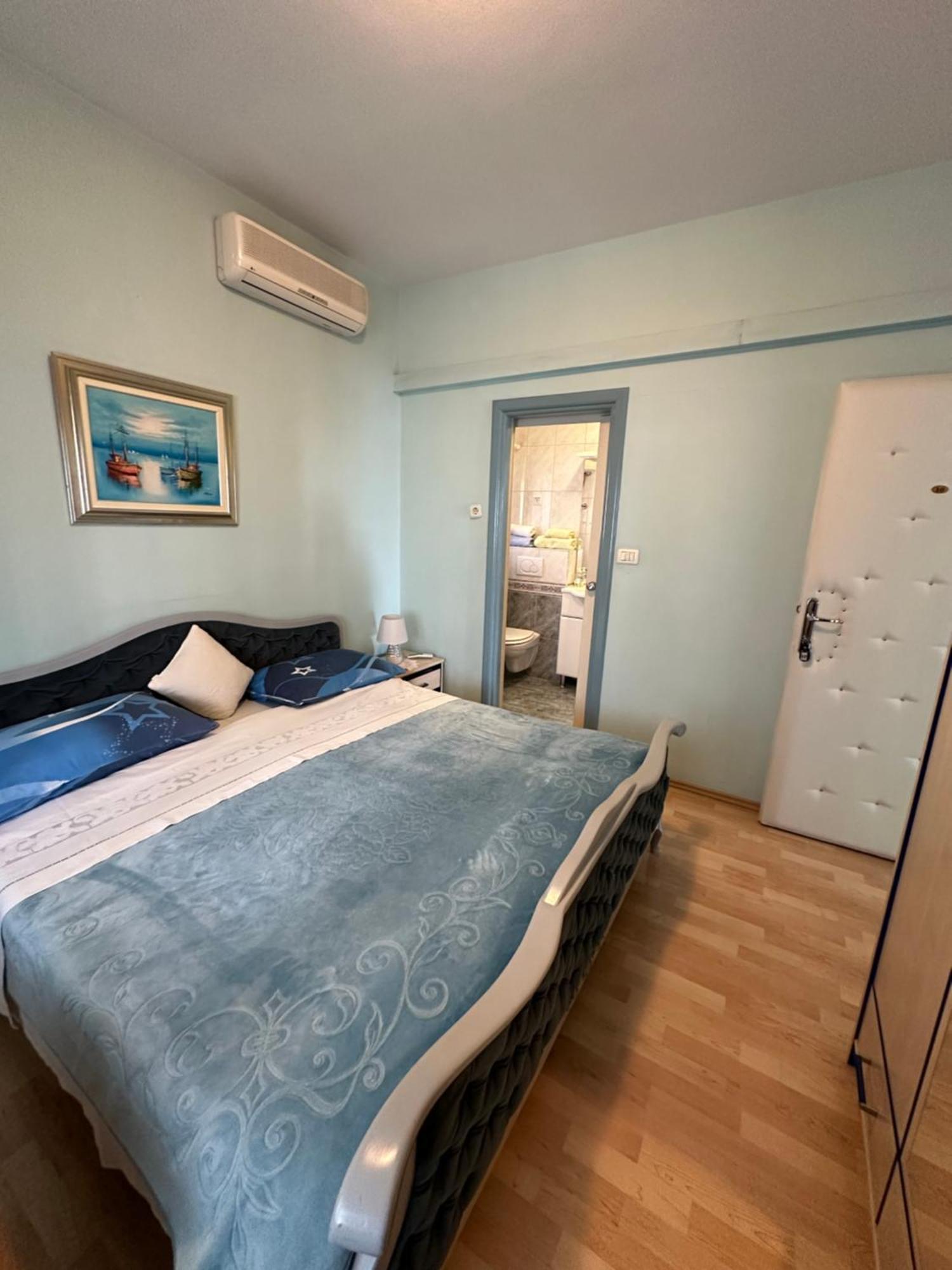 Vs Rooms Split Luaran gambar